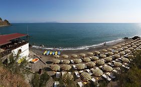 Vrclub - Villa Ridente Residence
